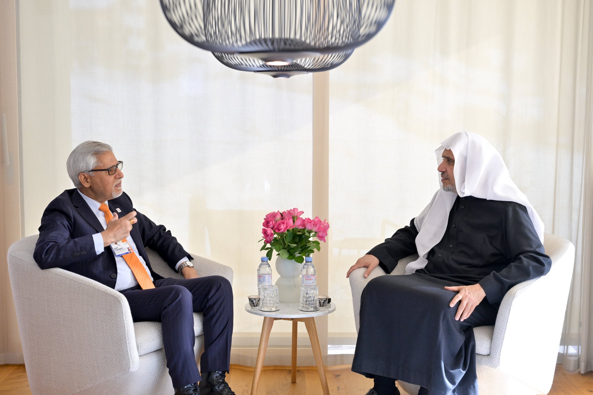 جناب دبیرکل، رئیس انجمن علمای مسلمان، آقای دکتر شیخ محمد العیسی، در محل اقامت خود با دبیرکل اتحادیه بین‌المللی صلیب سرخ و هلال احمر، آقای جاگان شاباگین، دیدار کرد