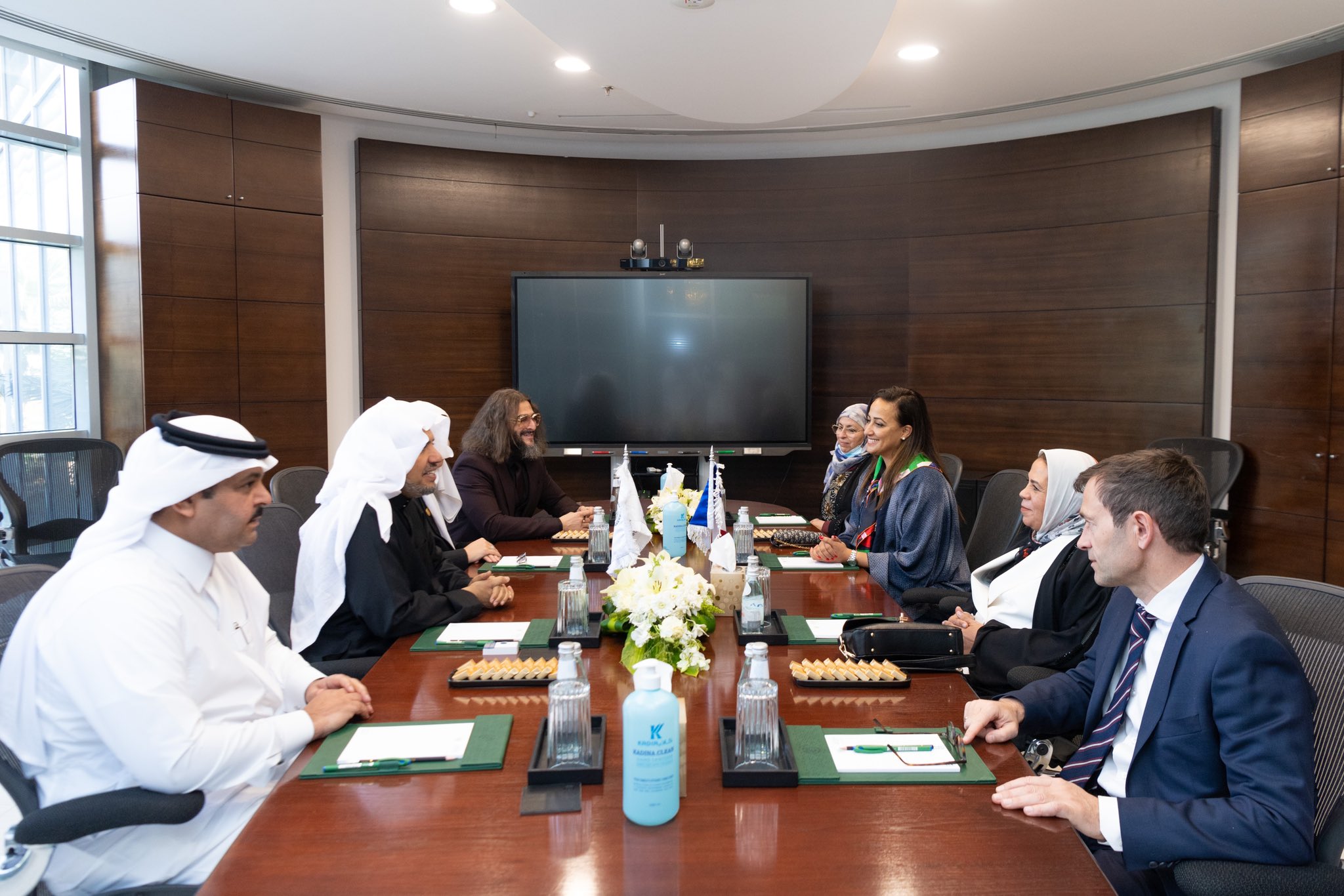 En présence de la députée Amélia Lakrafi Mohammad Alissa a rencontré Latifa ben Ziaten présidente de l’association Imad pour la Jeunesse et la Paix, qui œuvre pour la cohésion nationale.