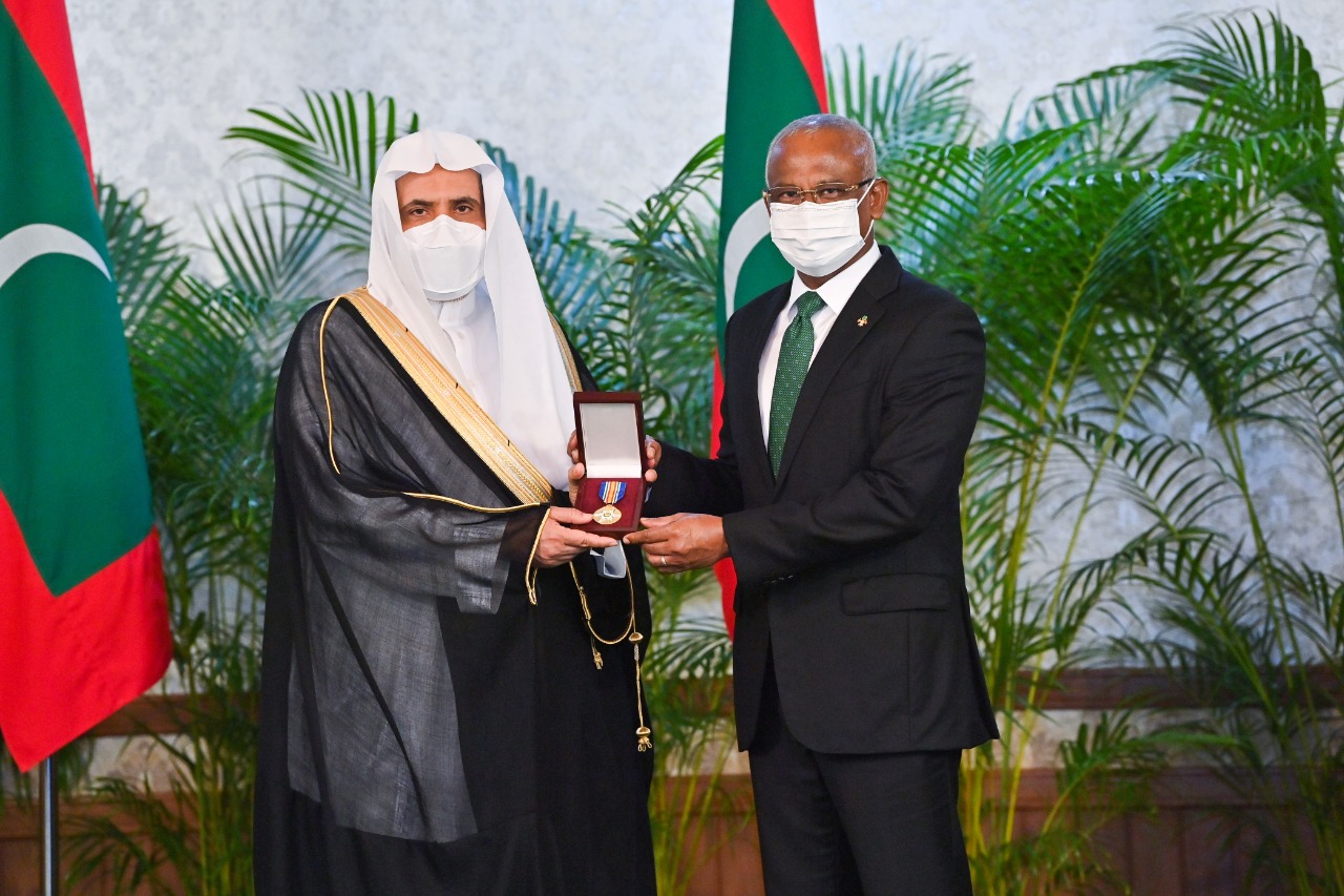 H.E. Dr. Mohammad Alissa received the Order of Honor of the Republic from H.E. President Ibrahim Solih, President of the Republic of Maldives