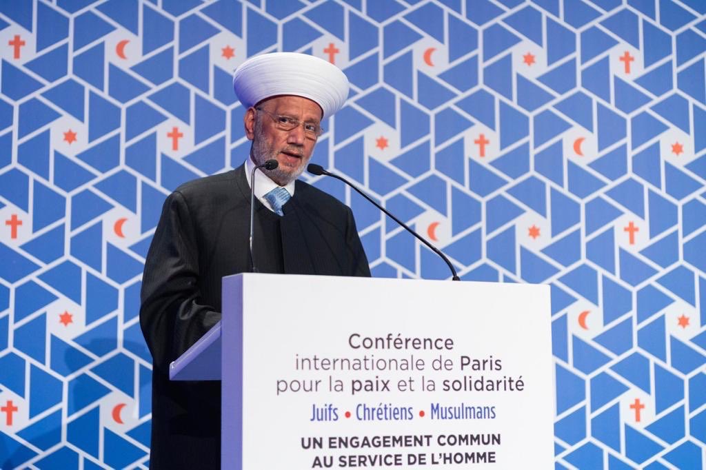 Le Mufti du Liban cheikh Abdelafif Dériane lors du Congrès Paris Solidarité Paix ; sachant que le Liban est le pays au monde qui a la plus grande diversité religieuse avec près de 18 communautés.