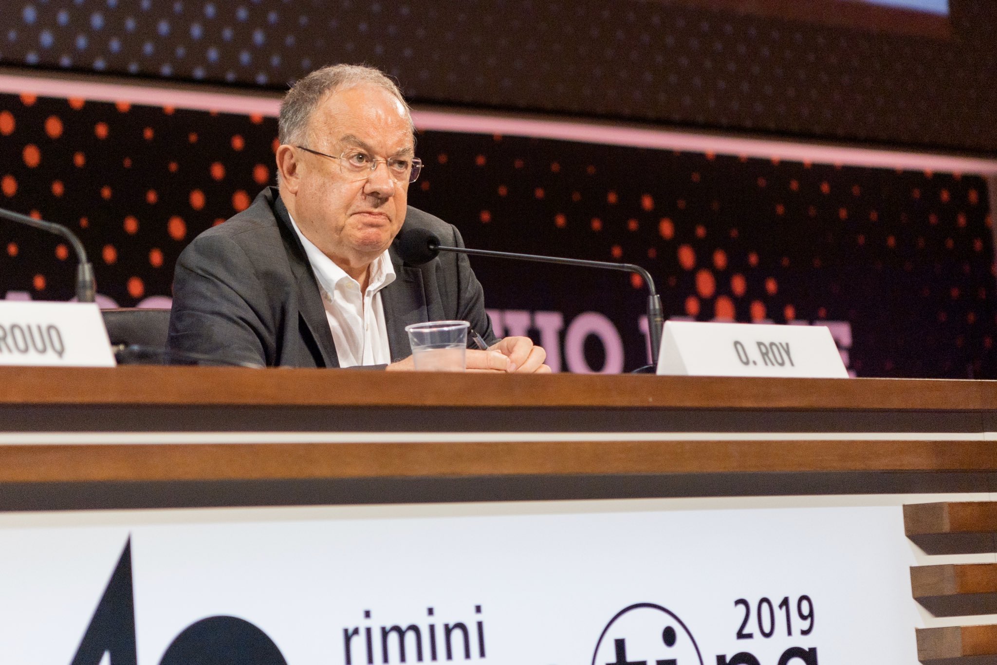 Lors de sa participation au  forum international de Rimini le célèbre penseur français Olivier Roy a loué la grandeur du contenu de la Charte La Mecque.