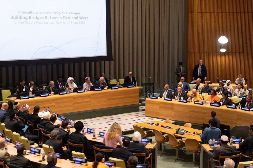 Lancement de l’initiative de la LIM avec la direction des Nations Unies « Construire des ponts entre l’Orient et l’Occident »