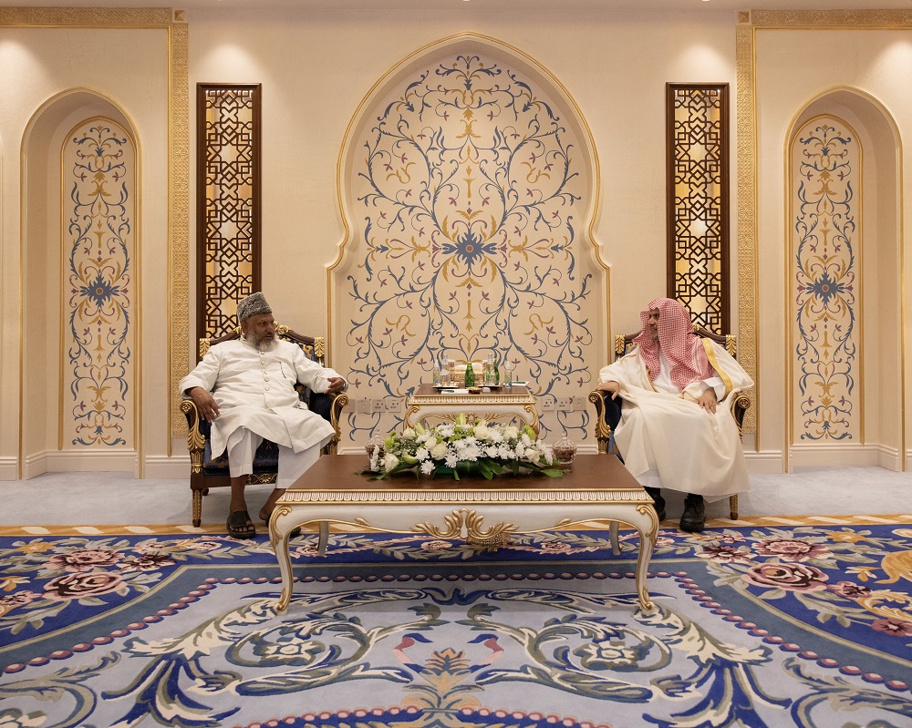 At the MWL’s headquarters in Makkah, His Excellency Sheikh Dr. Mohammed Alissa, the Secretary-General, Chairman of the Organization of Muslim Scholars, meets with Sheikh Dr. Asghar Ali Imam Mahdi Salafi