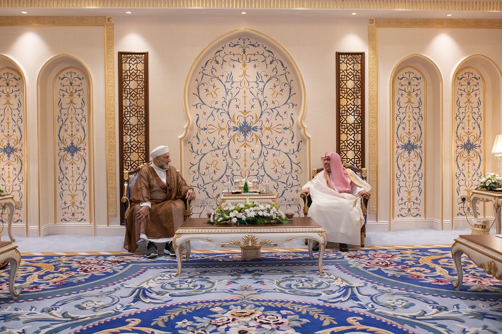 Le Secrétaire général, Président de l'Organisation des savants musulmans, cheikh Dr. Mohammad Alissa a reçu au siège de la LIM à La Mecque, la délégation de l'Académie irakienne du Fiqh dirigée par cheikh Dr. Diaa Al-Din Abdullah Al-Saleh