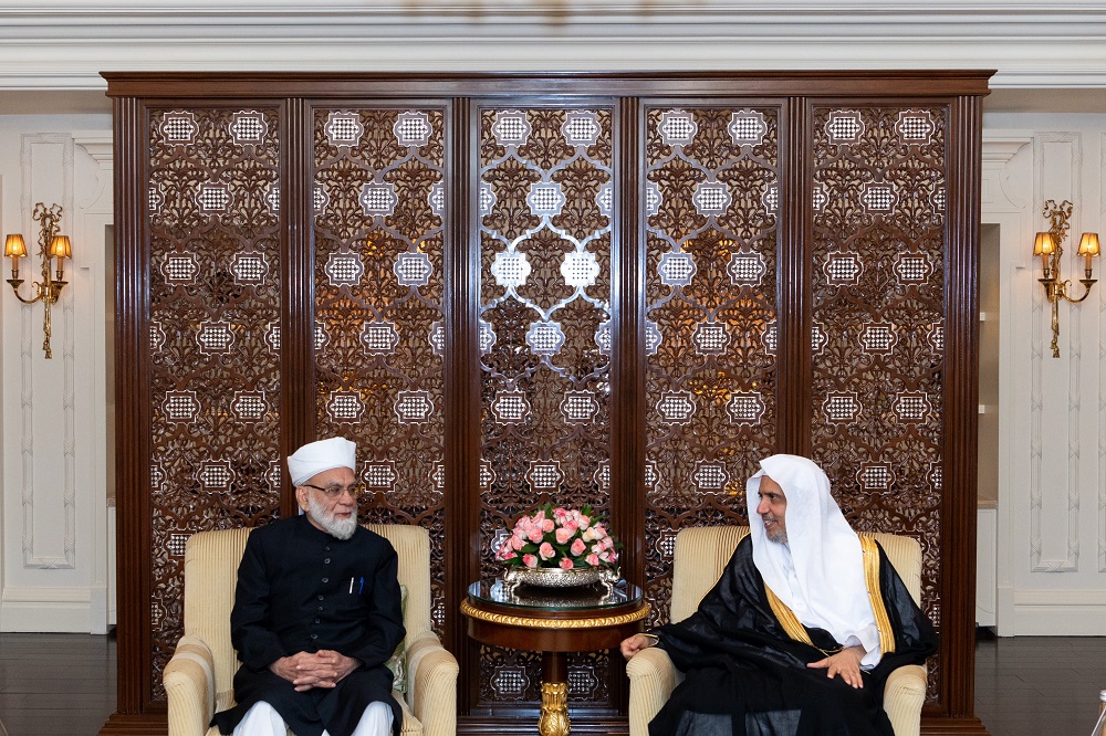 Mohammad Alissa a reçu cheikh Syed Ahmed Bukhari, imam et prédicateur de la Grande Mosquée de New Delhi, qui a félicité le SG pour son sermon et son grand impact sur le cœur des musulmans au sein de la société indienne