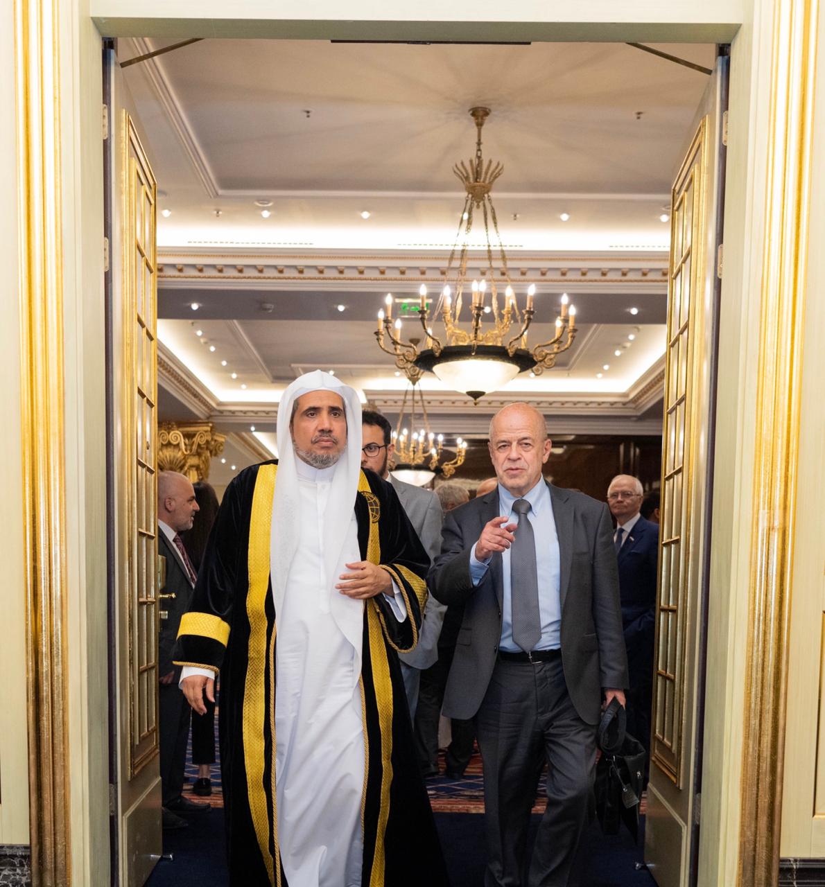 معهد الاستشراق الروسي يمنح د.العيسى الدكتوراه الفخرية تقديراً لجهوده في تعزيز العلاقة بين العالم الإسلامي وروسيا