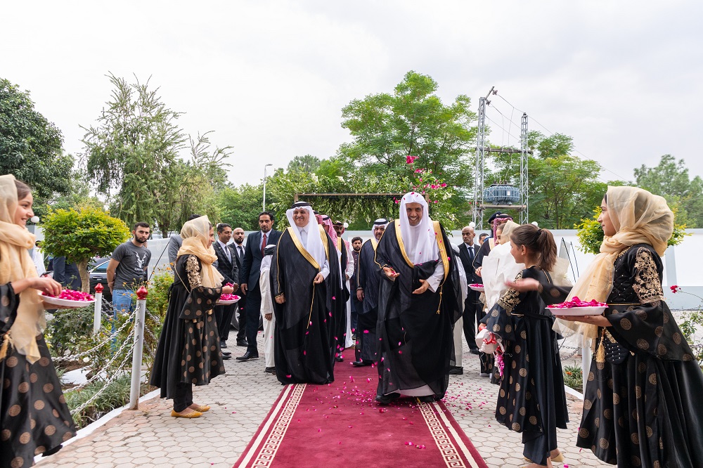 Cheikh Alissa inaugure la campagne d’aide. de la LIM à Islamabad pour le secours du peuple pakistanais 