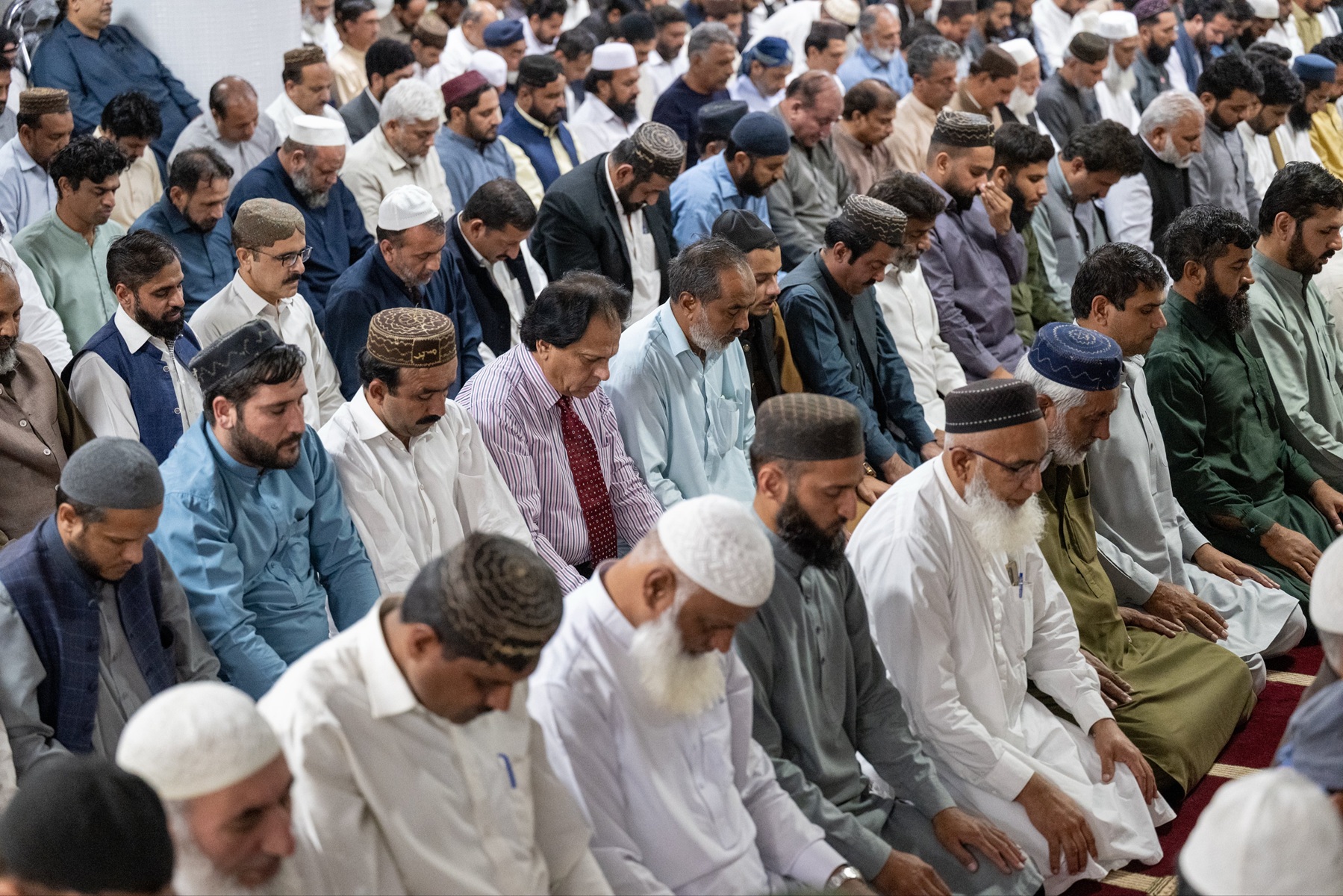 د. العيسى يُلقي خطبة الجمعة في جامع البرلمان ومجلس الشيوخ في باكستان