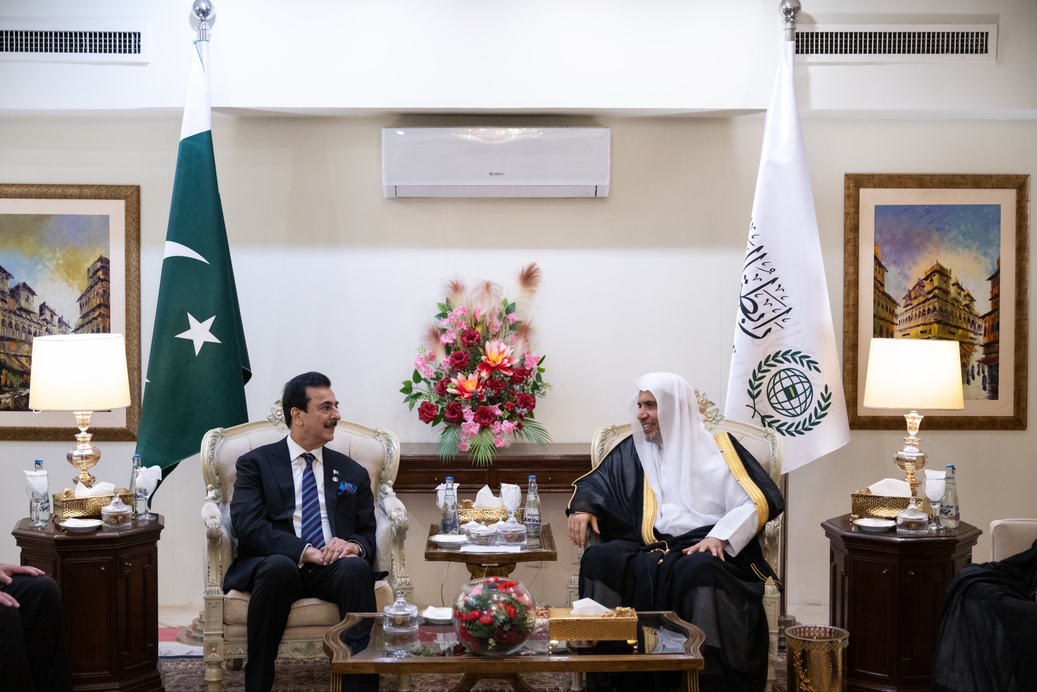 H.E. Sheikh Dr. Mohammed Al-issa , Secretary-General of the Muslim World League (MWL) and Chairman of the Organization of Muslim Scholars, received H.E. Mr. Yusuf Raza Gilani, Chairman of the Senate of Pakistan