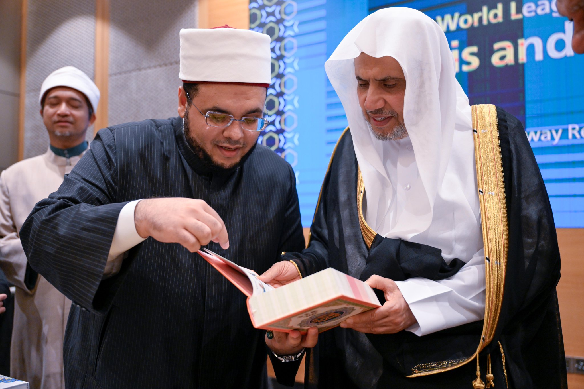 أمينُ عامّ رابطة العالَم الإسلاميّ يجتمعُ مع كبار علماء ماليزيا من عموم الولايات