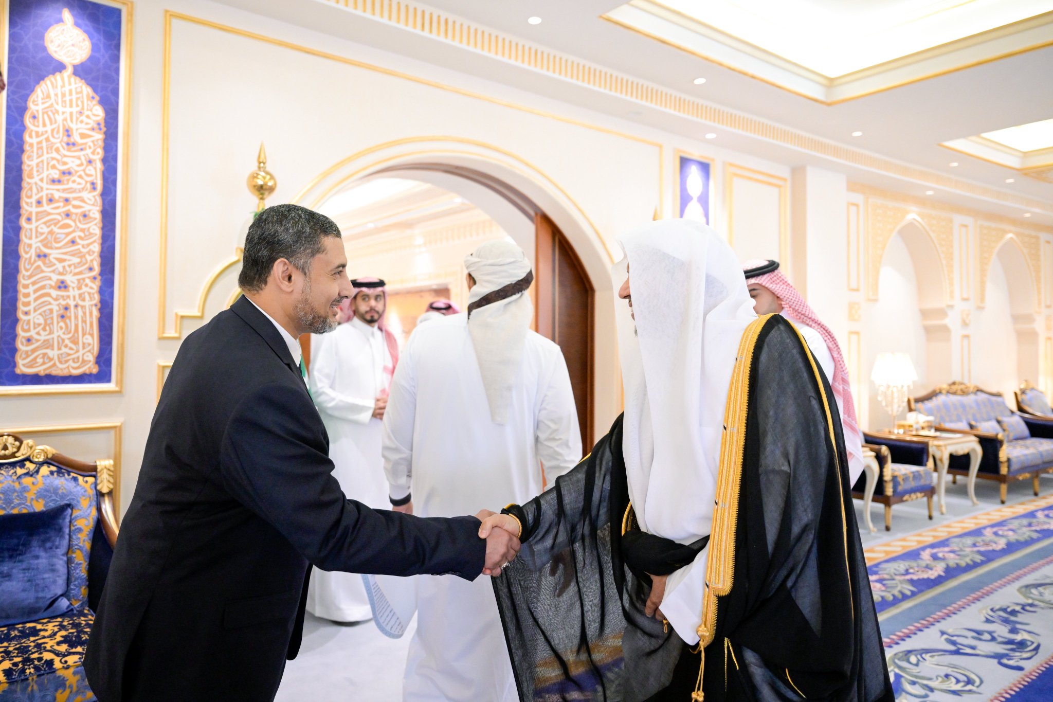 H.E. Sheikh Dr. Mohammed Al-Issa , Secretary-General of the MWL, met in Makkah with a distinguished group of Qur’an reciters from the MWL’s Global E-Maqraa