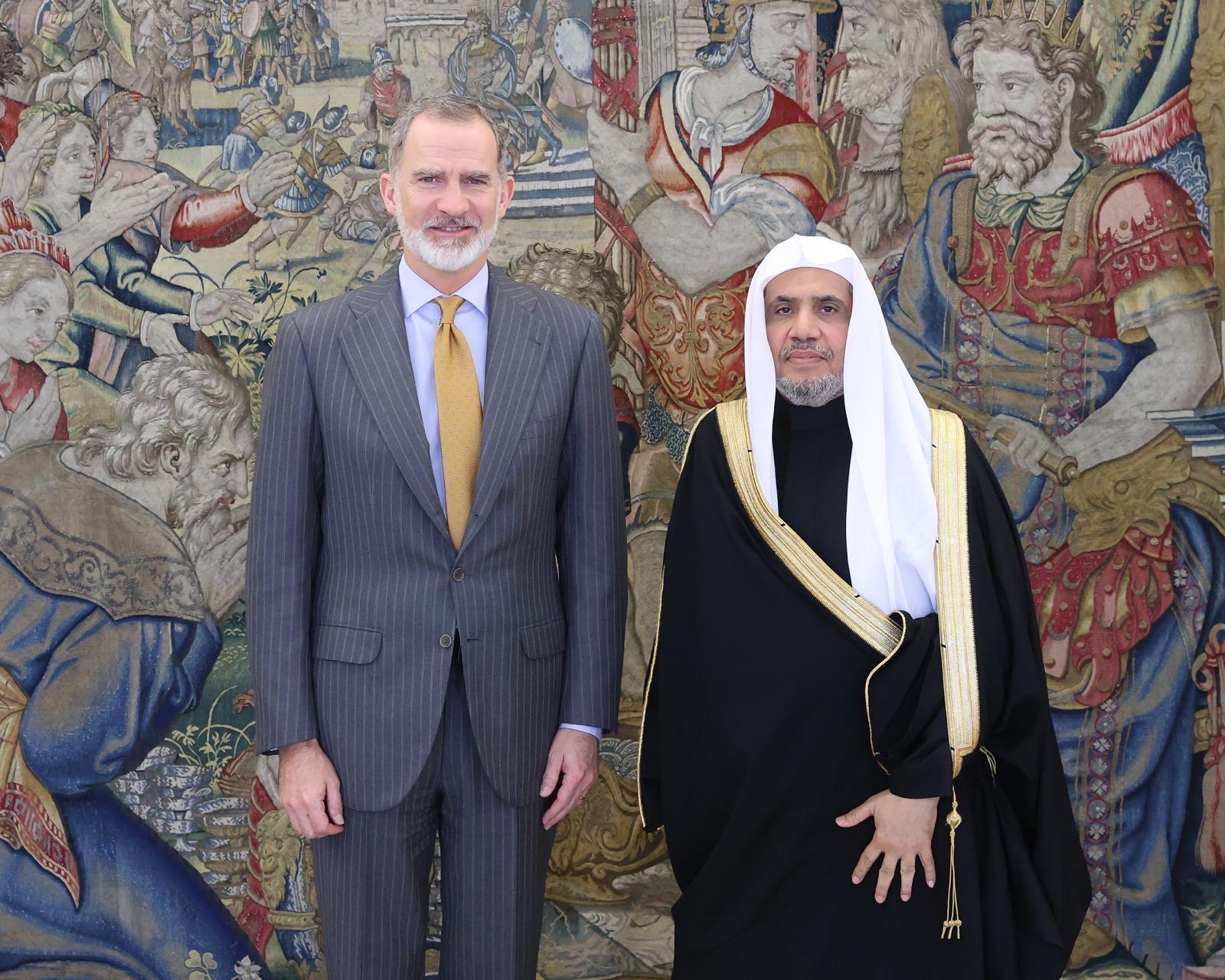 The King of Spain hosted Sheikh Dr. Mohammed Al-Issa as the guest of honor at a legislative dialogue presided over by His Majesty.