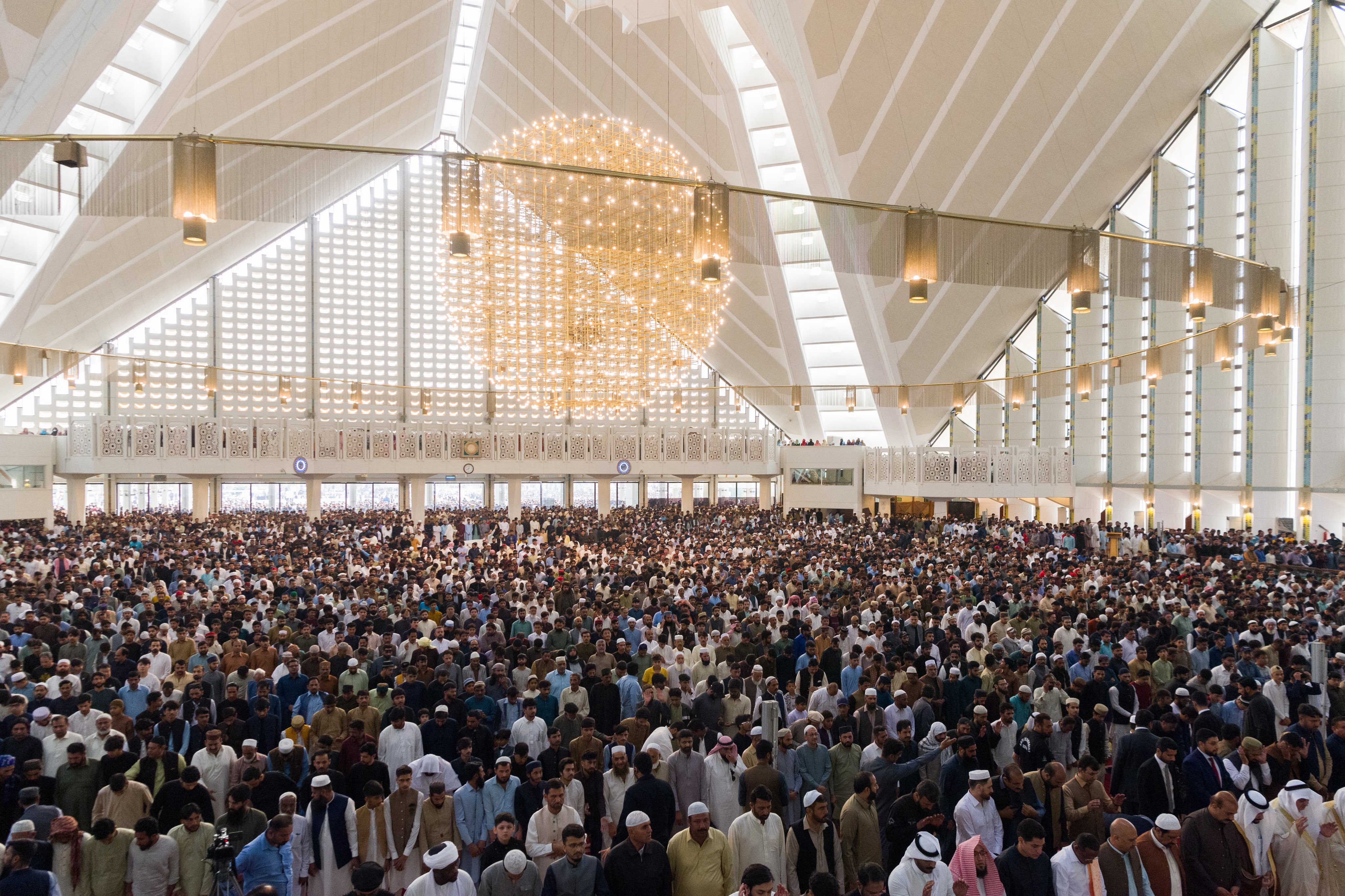 Cheikh Mohammed Alissa souligne depuis la chaire de la mosquée du Roi Faisal à Islamabad que chaque musulman tient à la réputation de sa religion, mais la véritable préoccupation est de veiller à ce que chacun de nous soit un bon ambassadeur de sa religion devant le monde, partout où il réside et voyage sur la terre du Créateur