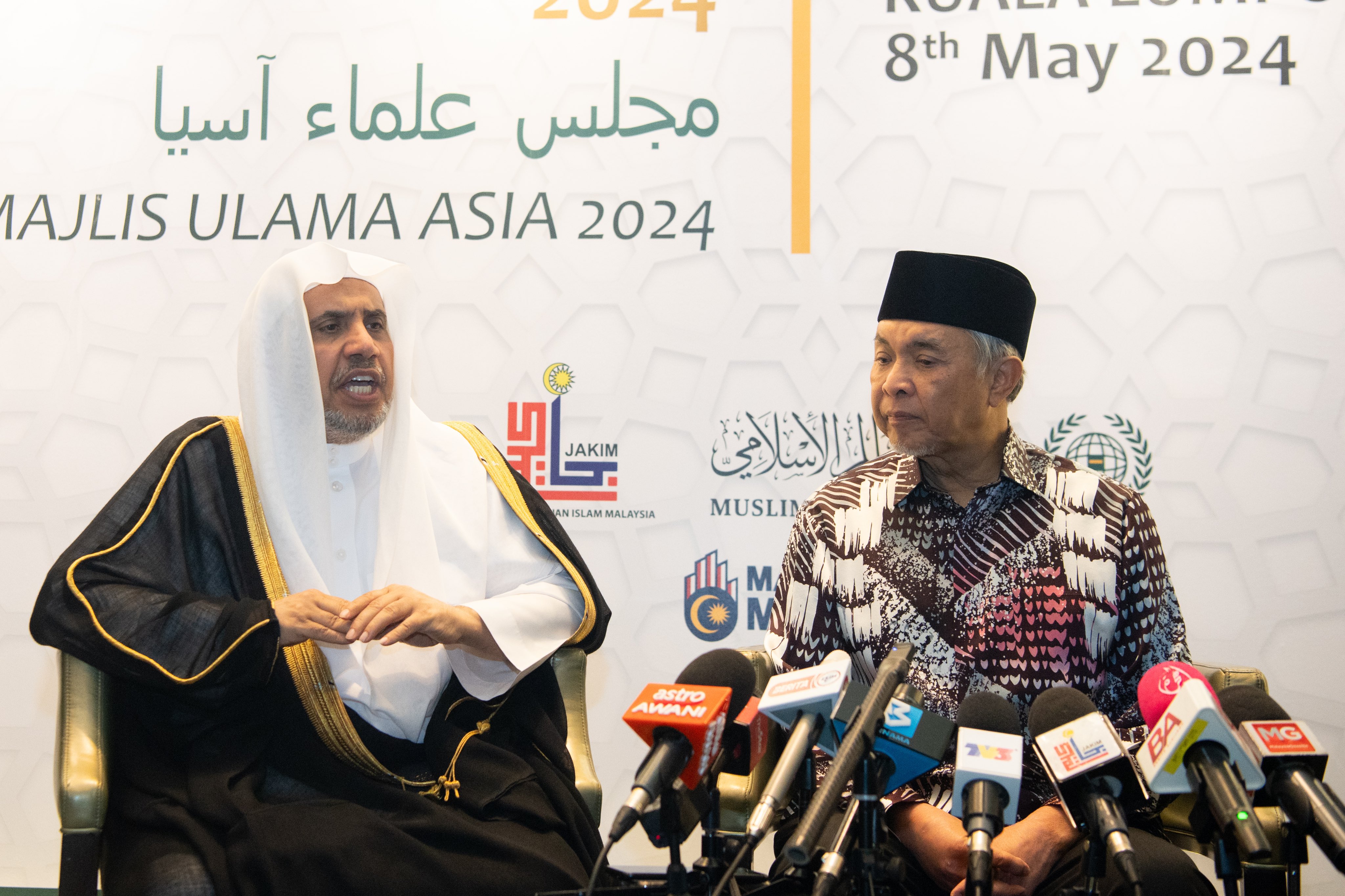 His Excellency Sheikh Dr. Mohammed Alissa, Secretary-General of the MWL, at a press conference following the inauguration of the Council of ASEAN Scholars: