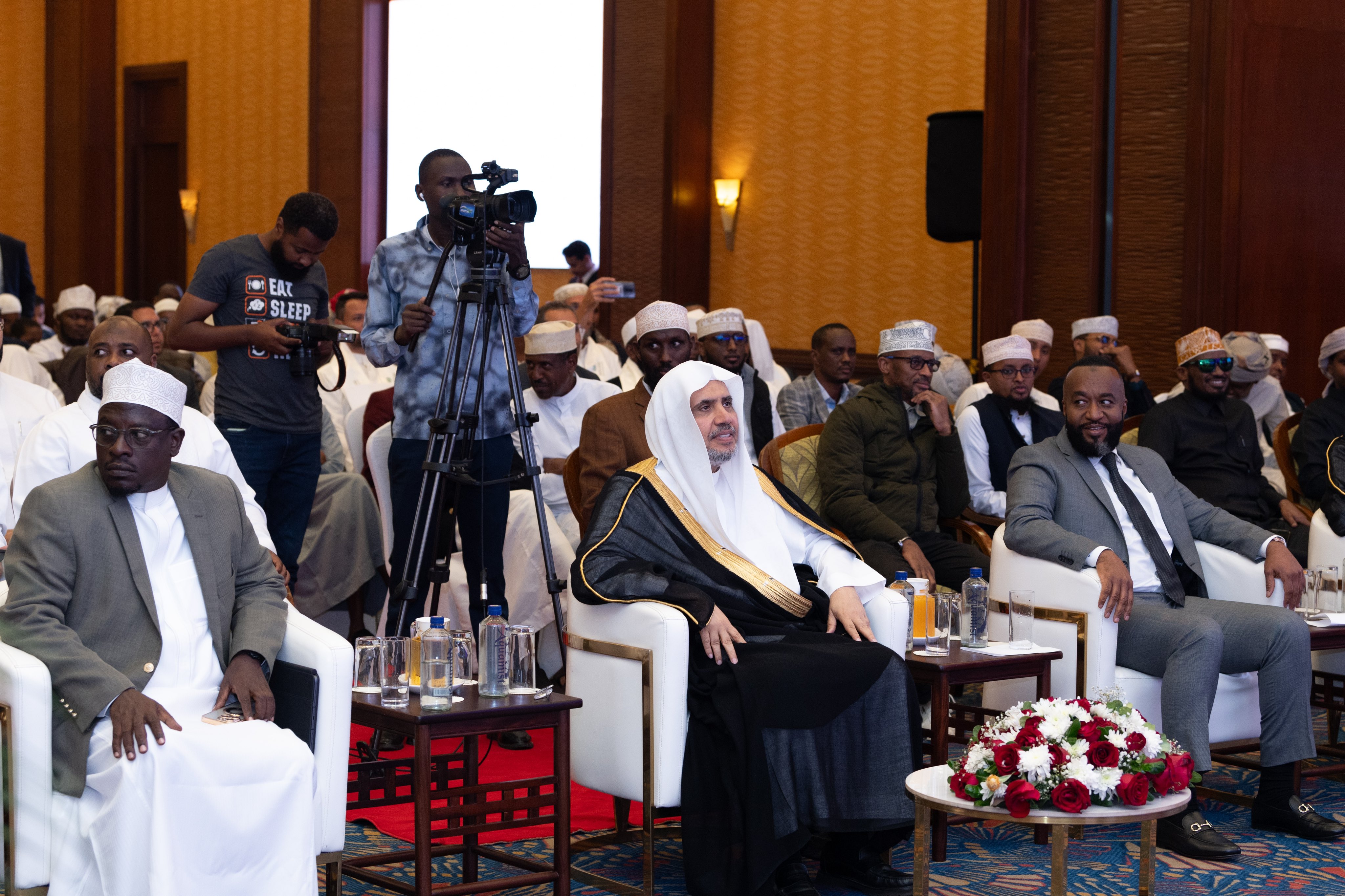 His Excellency Sheikh Dr. Mohammed Al-issa, Secretary-General of the MWL and Chairman of the Organization of Muslim Scholars, honored the winners of the World Elite Reciters of the Ten Qira’at Competition