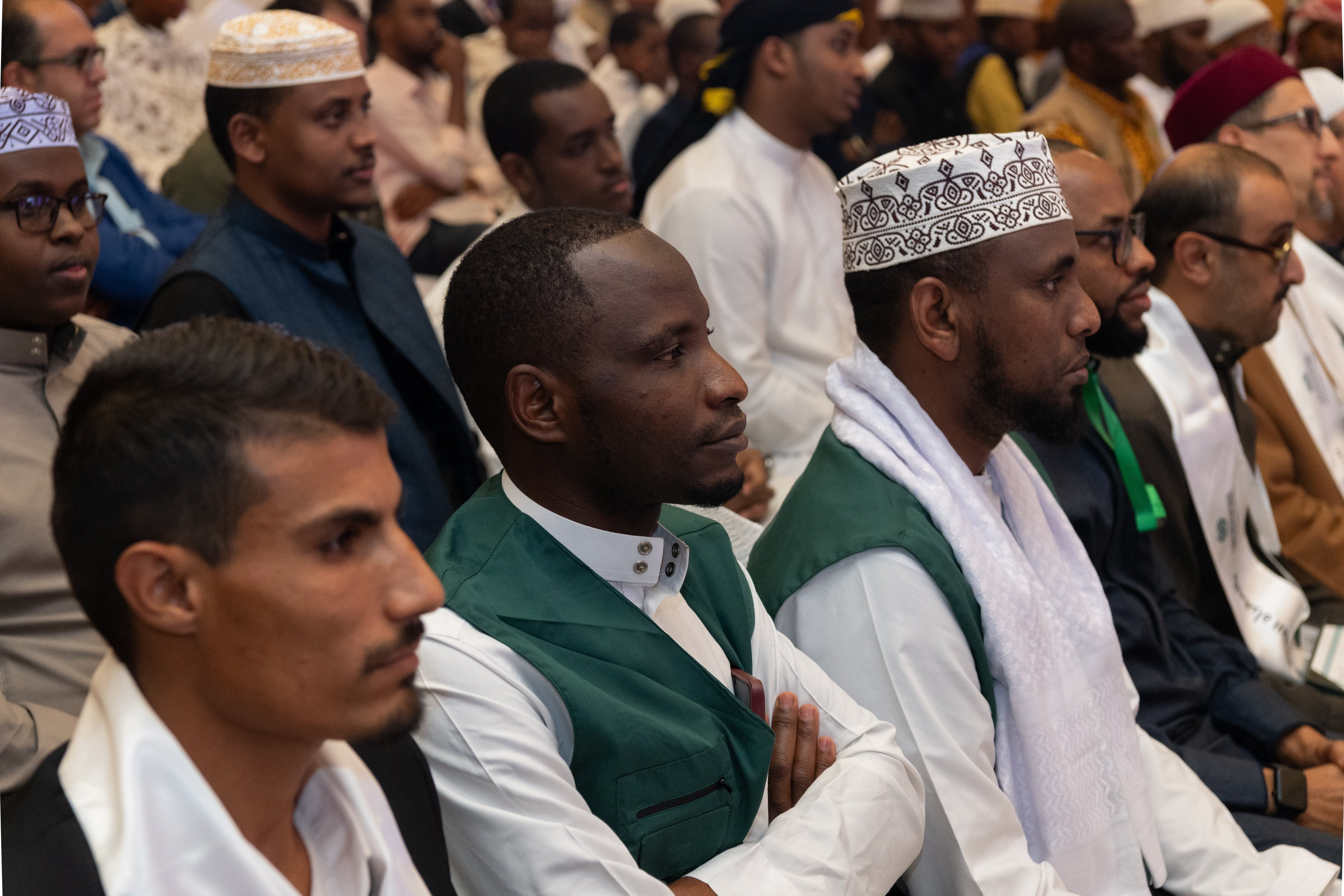 في أكبر احتفاليةٍ قرآنيةٍ تشهدُها أفريقيا، وبمشاركةٍ واسعةٍ من حفَظة القرآن الكريم المُجازين بالقراءات العشر حول العالم، وحضور علماء أفريقيا