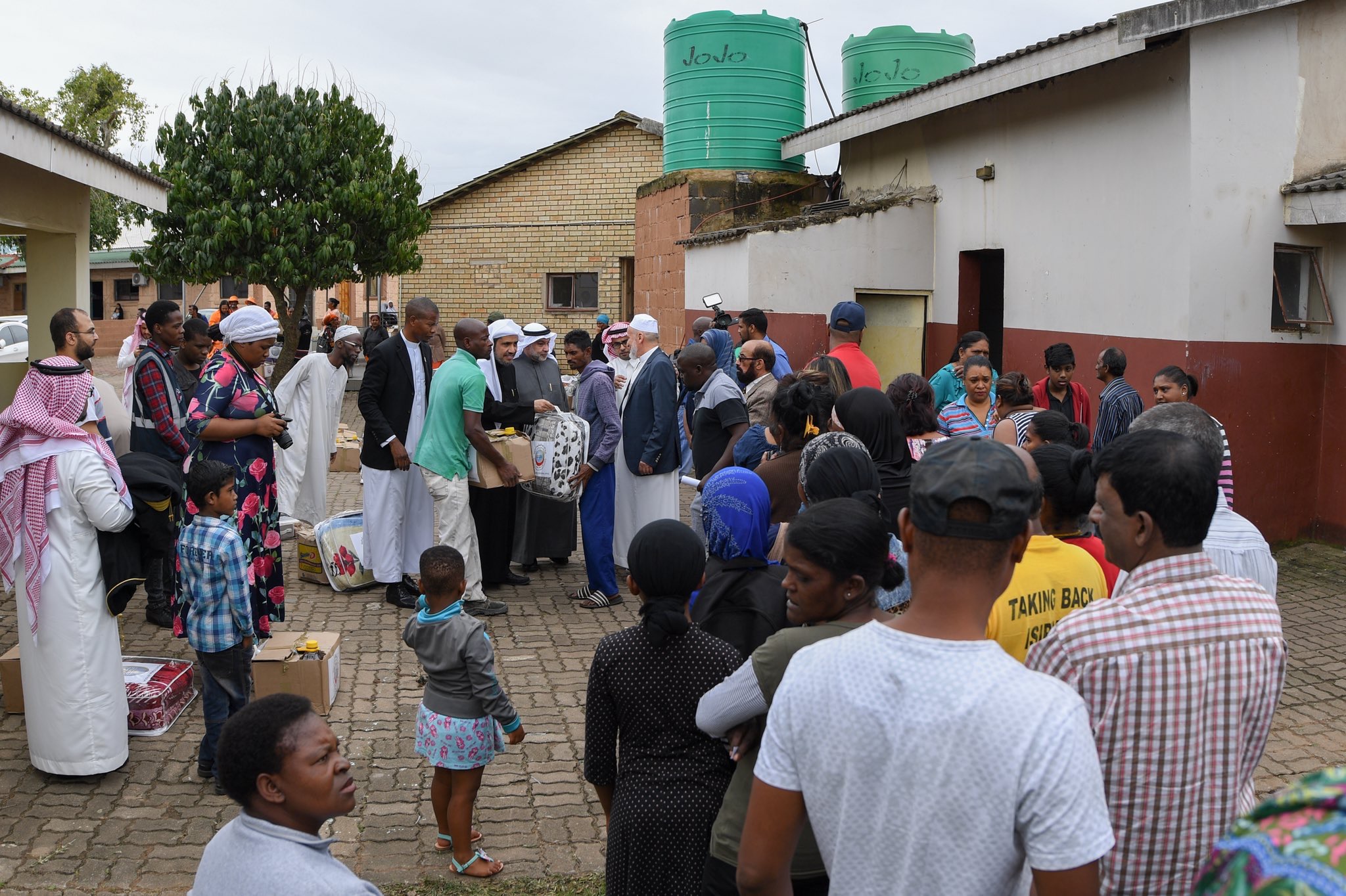 Le Secrétaire Général de la Ligue Islamique Mondiale poursuit l'inauguration de projets et de programmes caritatifs durant sa tournée en Afrique