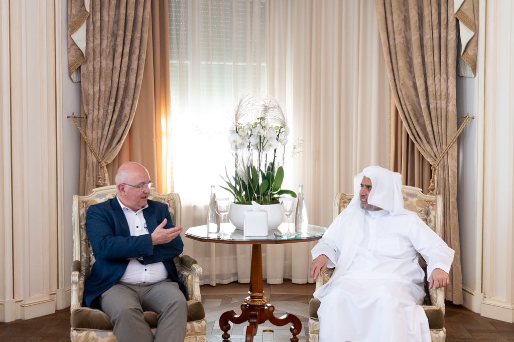 Lors de sa visite en réponse à l’invitation de centres de réflexion mondiaux et d’organisations internationales, le Secrétaire général, cheikh Mohammed Al-Issaa