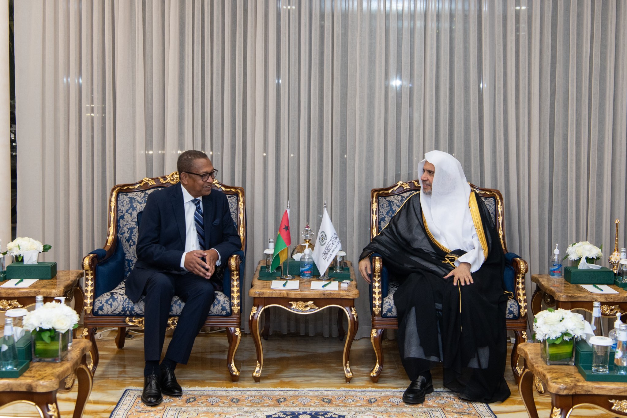 This evening in his office, His Excellency Sheikh Dr. Mohammed Al-issa  , Secretary-General of the MWL and Chairman of the Organization of Muslim Scholars, met with His Excellency Carlos Pinto Pereira, Minister of Foreign Affairs of Guinea-Bissau