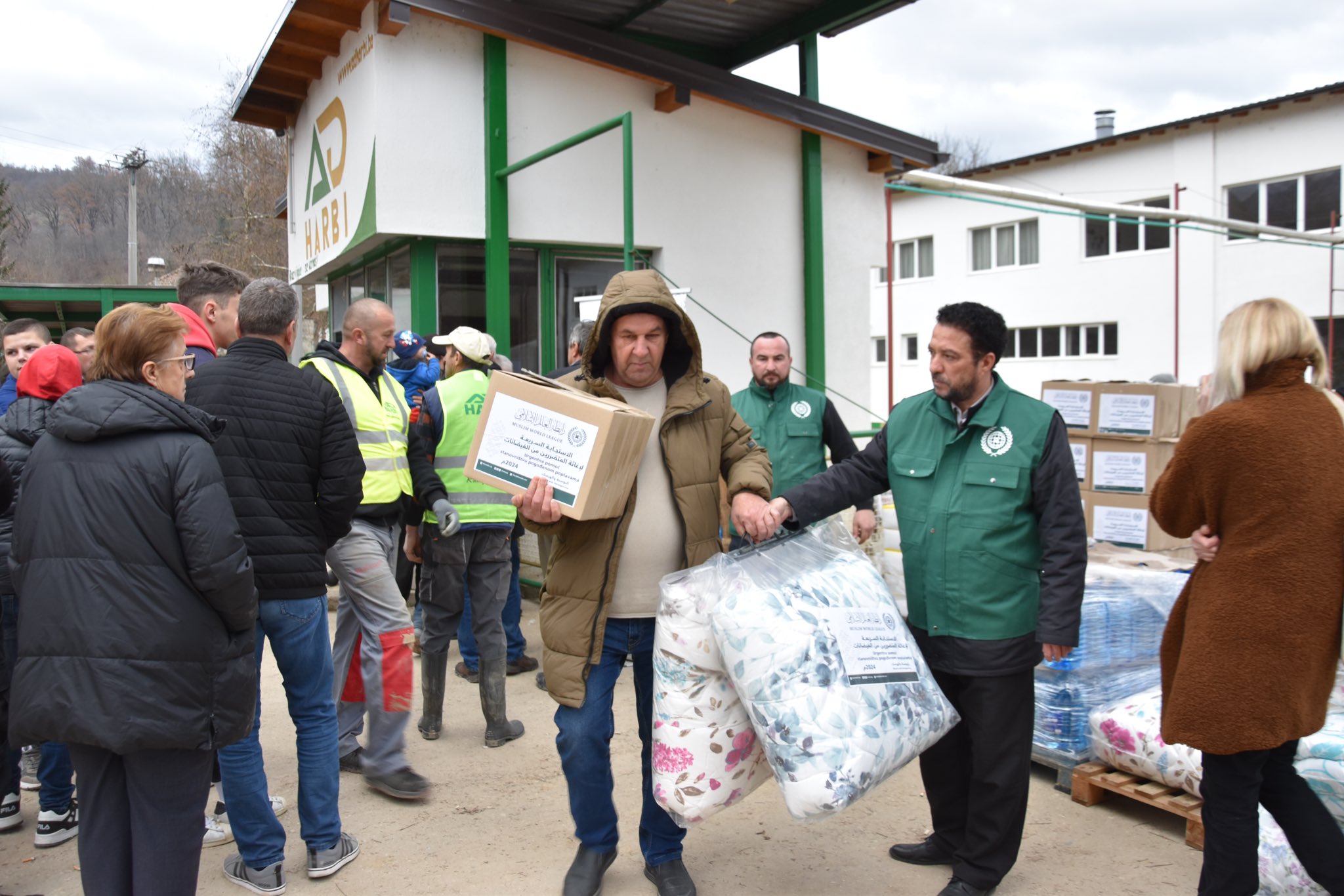 Aide d’urgence en Bosnie-Herzégovine :   La Ligueislamiquemondiale a lancé un programme d’aide d’urgence pour atténuer les effets des inondations