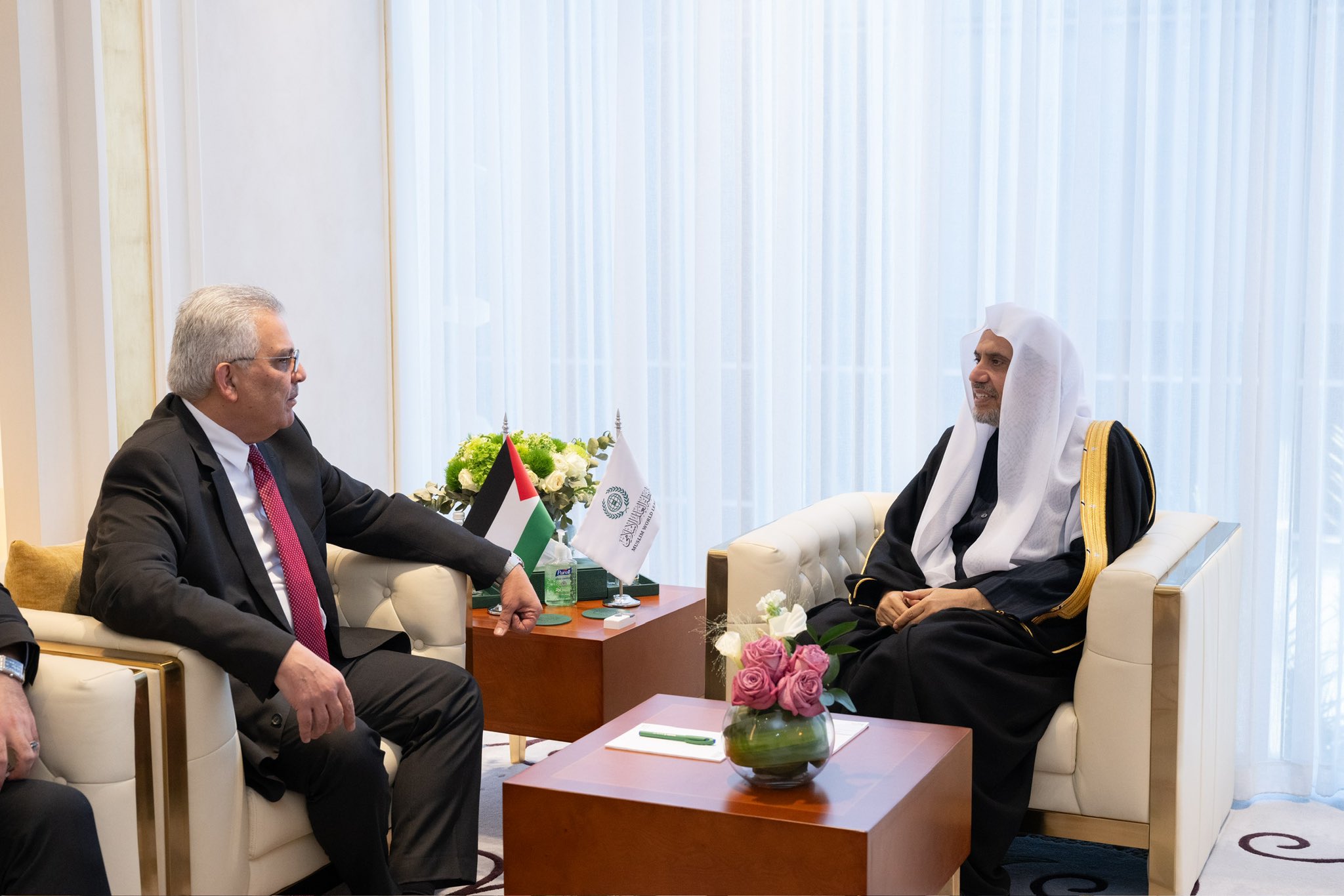 This afternoon in his office in Riyadh, His Excellency Sheikh Dr. Mohammed Al-Issa, Secretary-General of the Muslim World League and Chairman of the Organization of Muslim Scholars, met with His Excellency Mr. Mazen Ghoneim