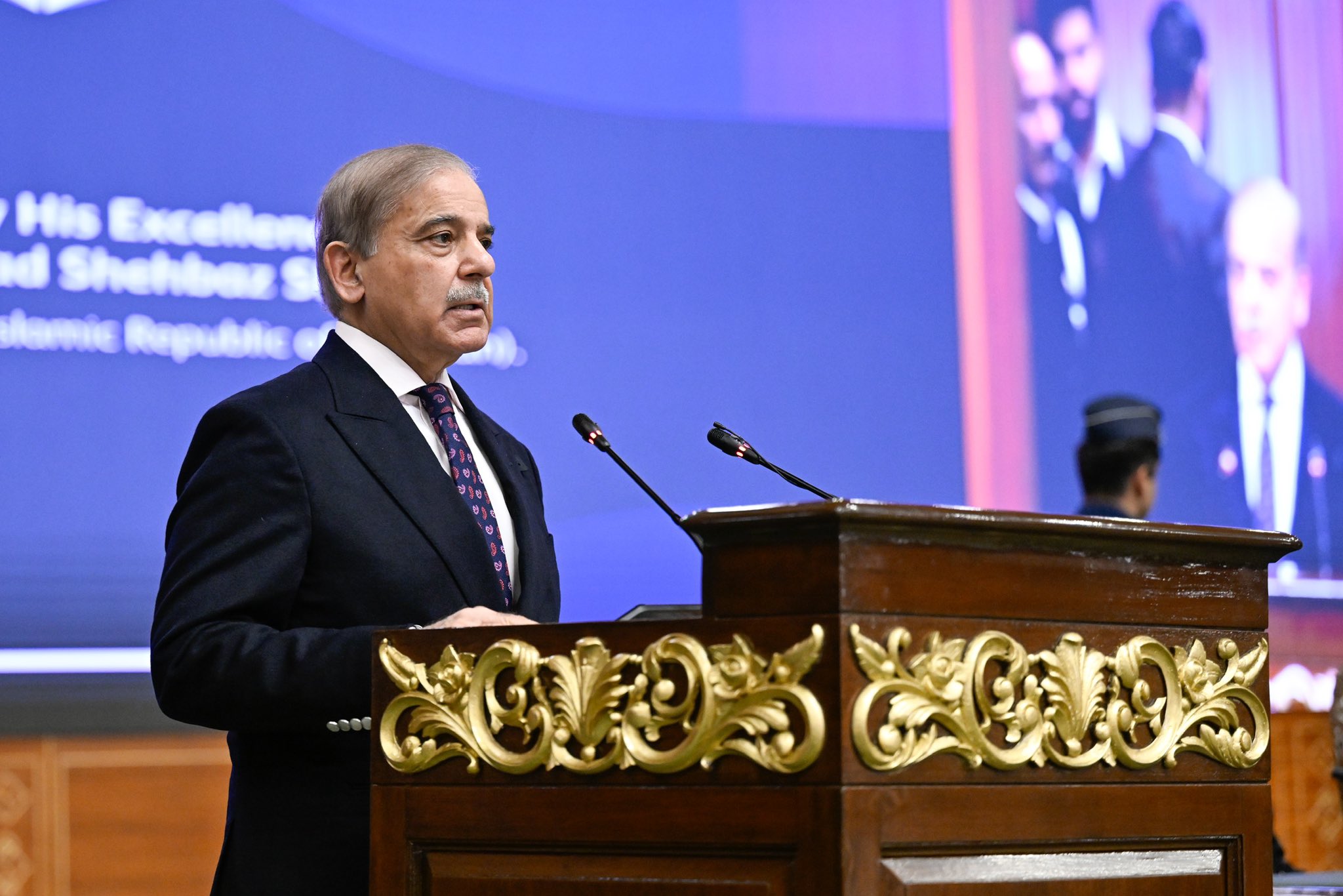 Prime Minister of Islamic Republic of Pakistan Mr. Muhammad Shehbaz Sharif, during his sponsorship of the conference. World Islamic League: Girls Education in Muslim societies, from Pakistan's capital Islamabad: