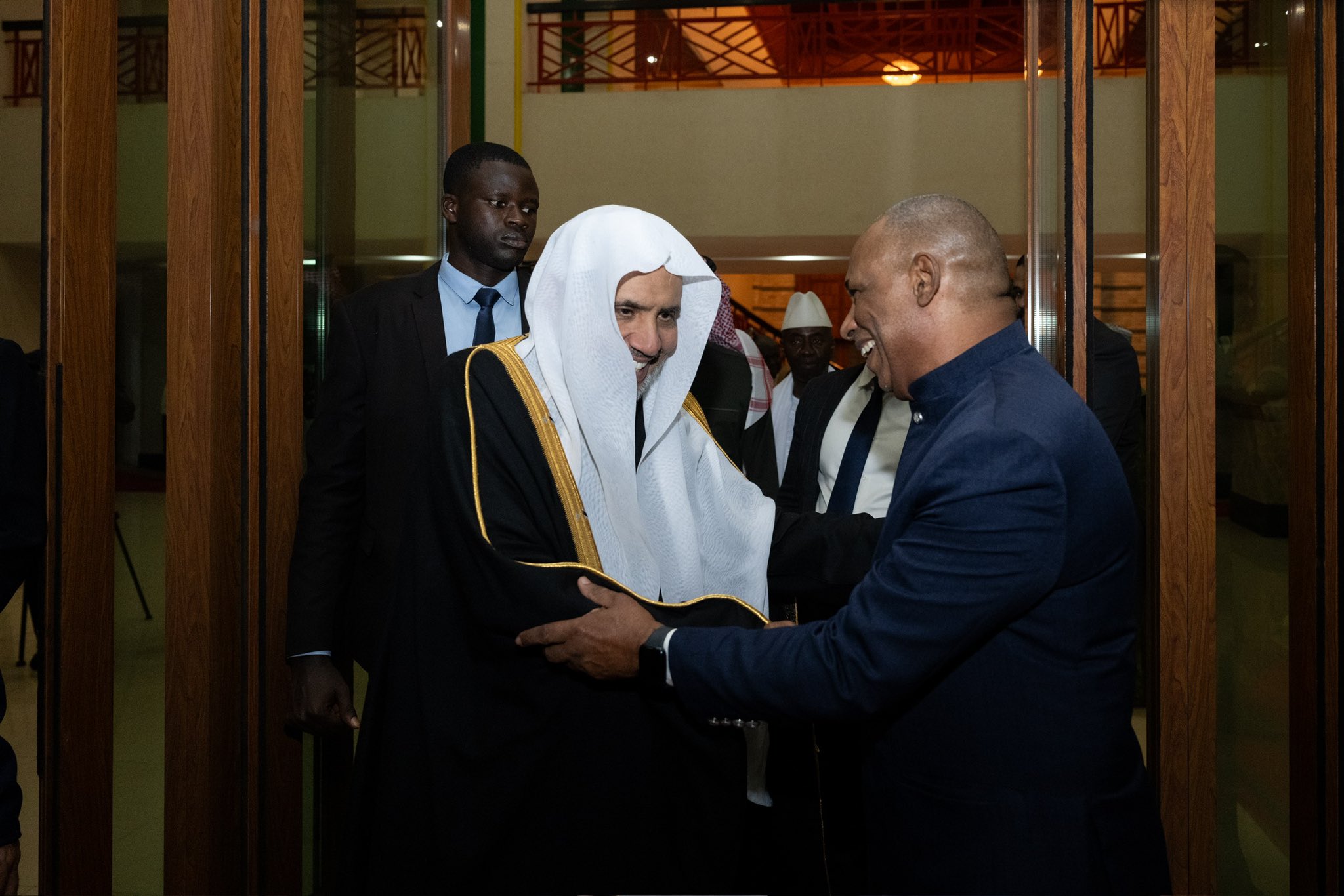 Le Premier ministre de la République de Guinée-Bissau, M. Rui Duarte de Barros, a accueilli le Secrétaire général, Président de l’Organisation des savants musulmans, cheikh Mohammed Alissa au siège du gouvernement