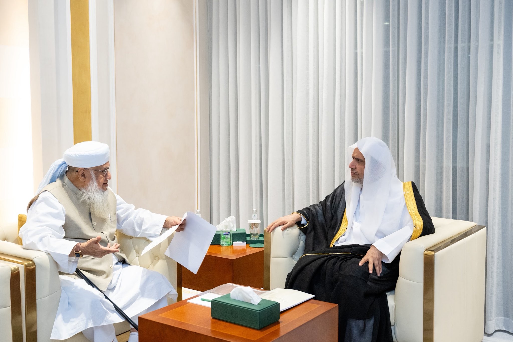 Le Secrétaire général, Président de l’Organisation des savants musulmans, cheikh Mohammed Alissa, a reçu le Président de l’Université Darul Uloom en Inde, le cheikh Khalil Rahman Sajjad Nomani Al-Nadwi.