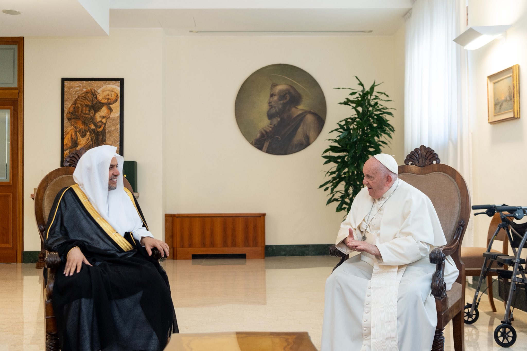 Le Secrétaire général de la Ligue islamique mondiale et président de l’Organisation des savants musulmans, cheikh Mohammed Alissa a adressé un message de condoléances au Cardinal Pietro Parolin, Secrétaire d’État du Vatican