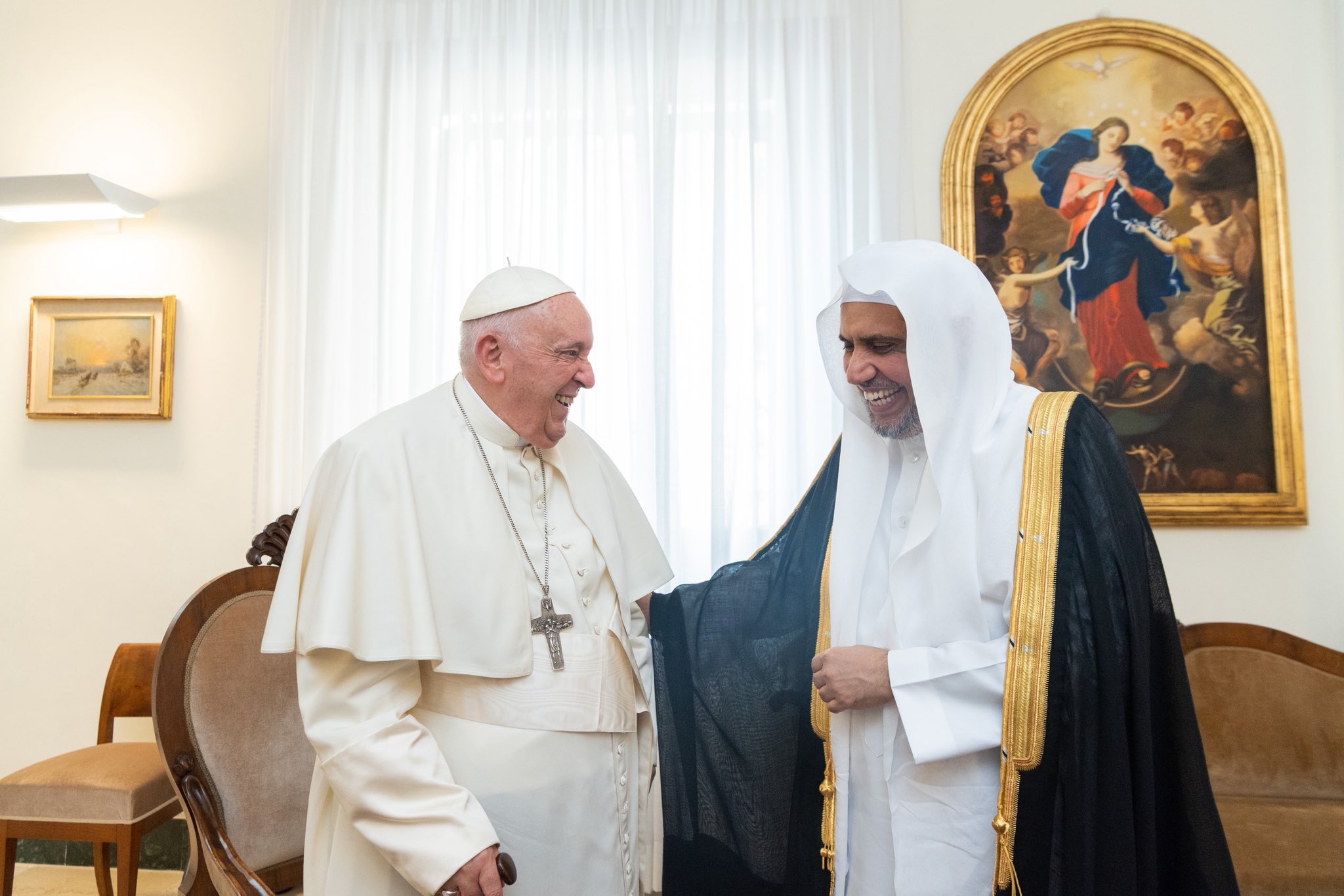 El Secretario General de la Liga del Mundo Islámico y presidente de la Comisión de Ulemas, Sheij Mohammed Alissa envió un mensaje de condolencias al cardenal Pietro Parolin, secretario de Estado del Vaticano,