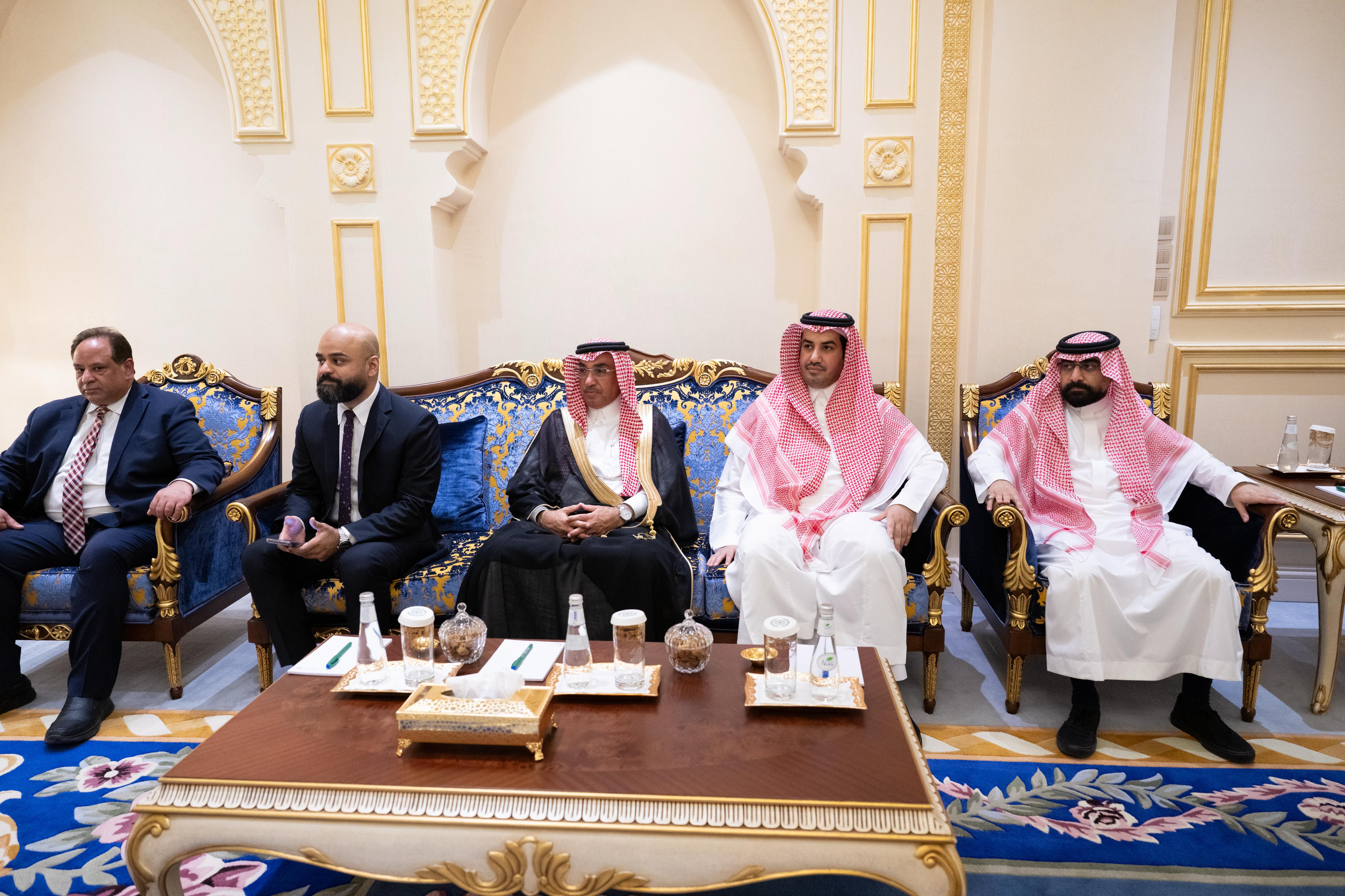 الأمين العام لرابطة العالم الإسلامي يستقبل رئيس البرلمان الباكستاني