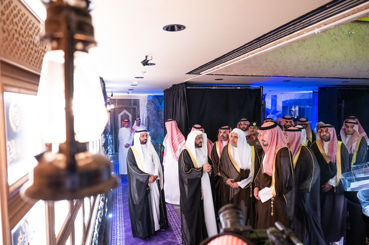 أمير منطقة المدينة المنورة يُدشّنُ المرافقَ الحديثةَ للمقرِّ الرئيس للمتحف الدولي للسيرة النبوية