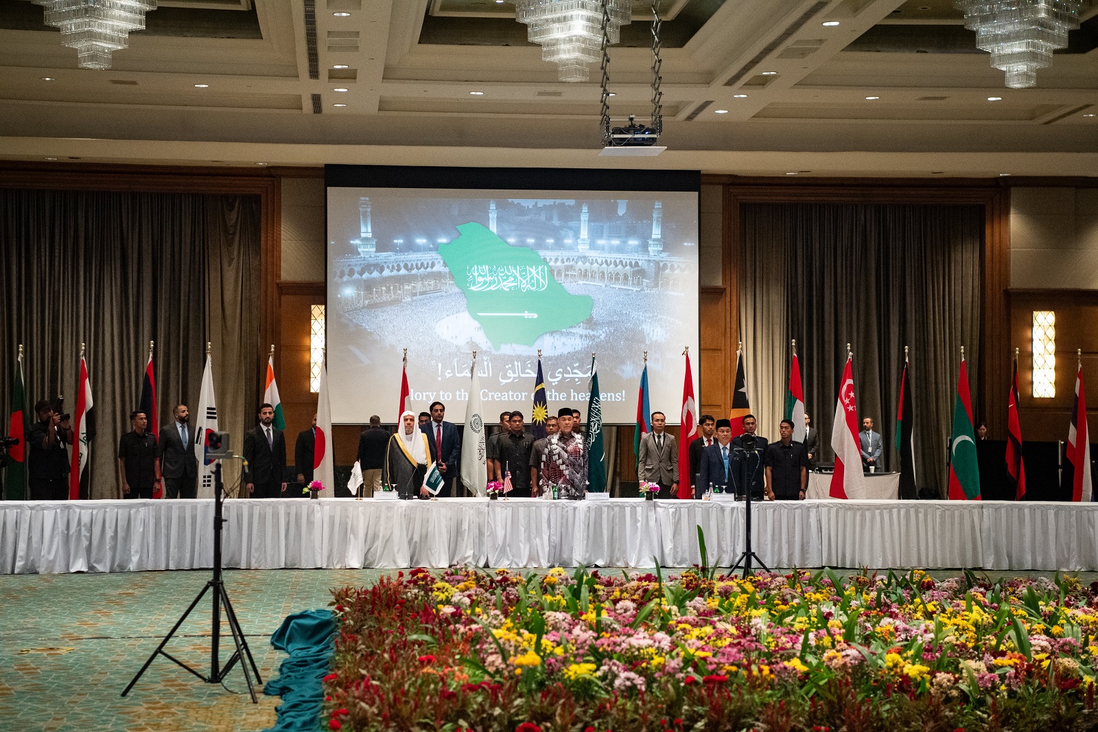 Le Secrétaire général, cheikh Mohammed Al-Issa, lors de la conférence de presse avec les médias asiatiques, suite à l'inauguration du « Conseil des savants de l'ASEAN »