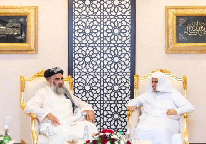 شیخ ڈاکٹر محمد العیسی نے منى ميں رابطہ عالم اسلامی کے دفتر میں،وزیر مذہبی امور پاکستان جناب مفتی عبد الشکور کا استقبال کیا
