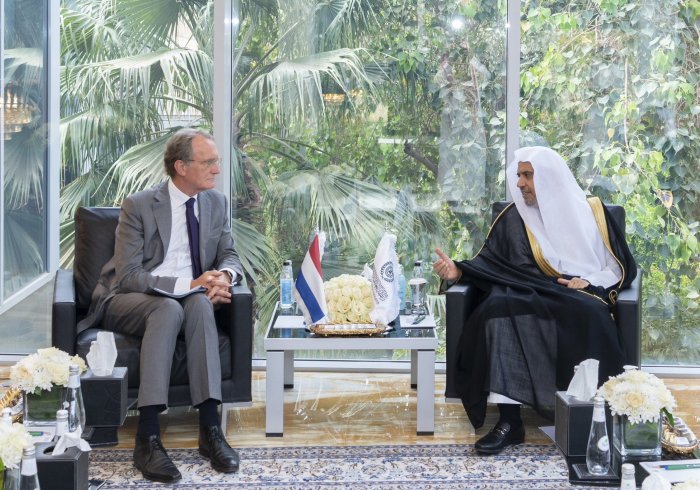 التقى معالي الشيخ د. محمد العيسى‬⁩ بمعالي المبعوث الهولندي الدولي لشؤون الأديان السفير المتجول السيد يوس دوما