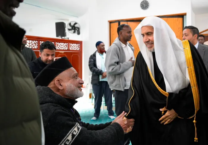 الأمين العام لرابطة العالم الإسلامي يزور مسجد النور في كرايستشيرش النيوزيلندية.. ويعلن تكفّل الرابطة بإعادة بناءه