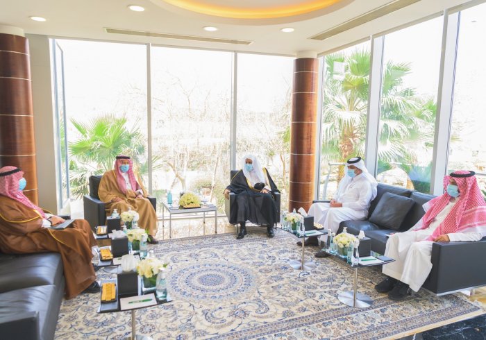 Mohammad Alissa a reçu le Vice-Ministre des Affaires étrangères saoudien Waleed ElKhaliji avec le représentant des affaires diplomatiques Fahd Assard pour un entretien sur des sujets d’intérêt commun.