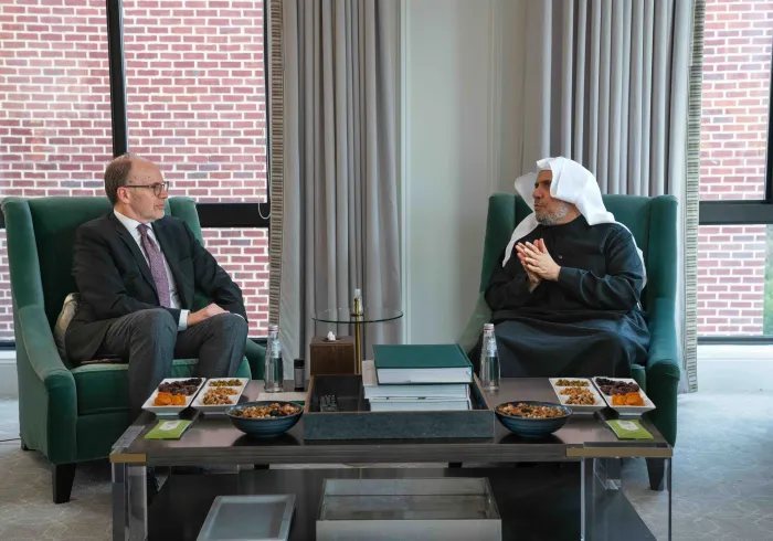 التقى معالي الشيخ د. محمد العيسى‬⁩ في مقر إقامته بواشنطن رئيس معهد دول الخليج العربية السفير دوغلاس سيلي مان