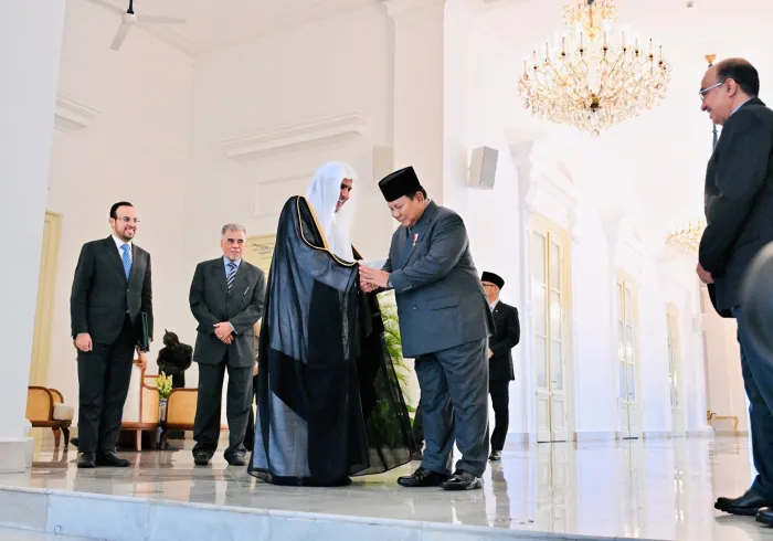 The Indonesian President Receives the Secretary-General of the Muslim World League