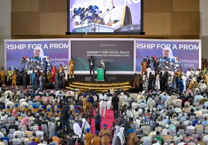 Desde la capital nigeriana, Abuya, bajo el patrocinio del Presidente de la República:  El Sheij Dr. Al-Issa lanza la iniciativa de la Liga del Mundo Islámico para la paz social en África Occidental