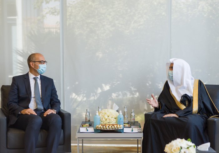 معالي الشيخ د محمد العيسى‬⁩ يستقبل اليوم مدير الشؤون السياسية والأمنية بالحكومة الفرنسية السيد فيليب إيريرا