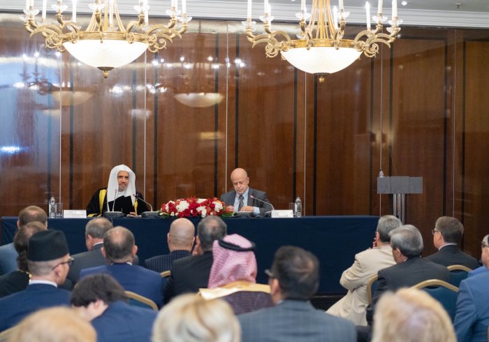 Un doctorat honorifique a été remis au D. Mohammad Alissa en présence du représentant du Président russe, du Parlement russe (Douma), de cheikhs, de membres du corps diplomatique, en plus de grands académiciens spécialisés et des représentants religieux.