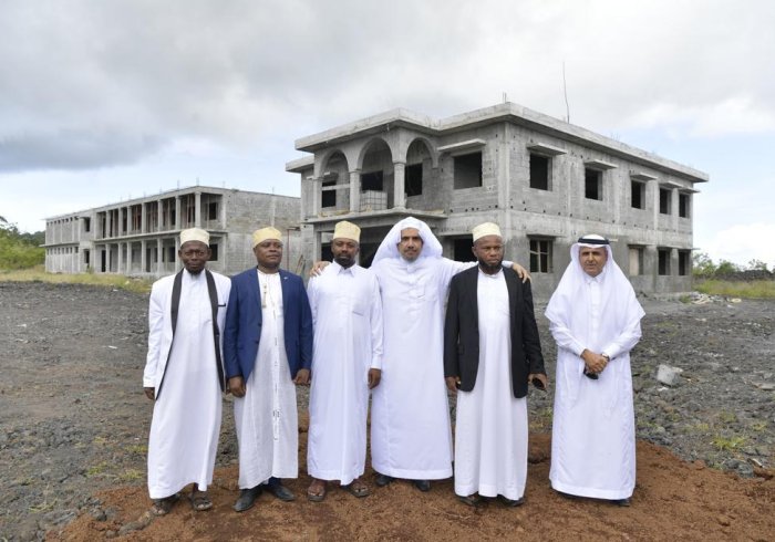 معالي أمين عام ⁧‫رابطة العالم الإسلامي‬⁩ الشيخ د. محمد العيسى‬⁩، يفتتح عدد من المراكز الصحية ويطلع على أقسامها الجديدة وعدداً من المشاريع 