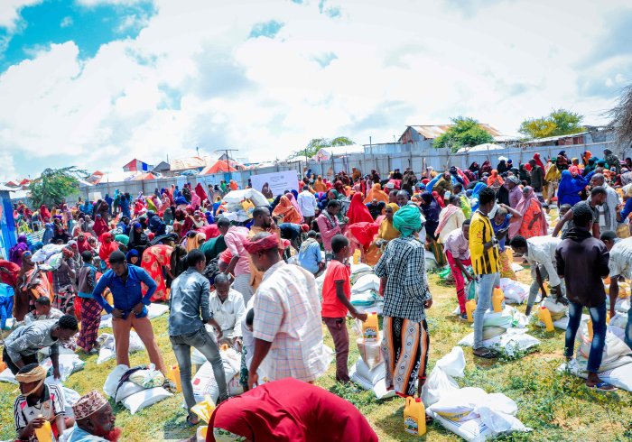 Combating drought in Somalia: The Muslim World League is distributing food, drinking water tanks and irrigation supplies to Somalia’s drought stricken areas.