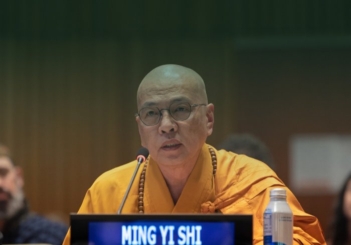 Kutipan dari pidato Yang Mulia Shi Ming Yi, Kepala Biara Foo Hai Chan, pada peluncuran inisiatif "Membangun Jembatan Pemahaman & Perdamaian antara Timur & Barat", dari Markas Besar PBB di New York: