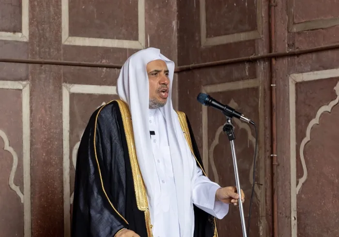 Yang Mulia Sekjen LMD, Ketua Asosiasi Ulama Muslim, Syekh Dr.Mohammad Al-issa, menjadi imam & khatib di Masjid Agung di ibu kota India, New Delhi.