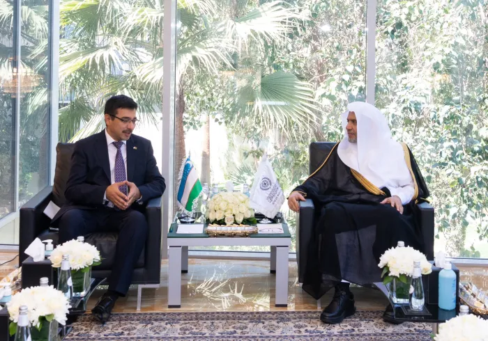 استقبل معالي الأمين العام رئيس هيئة علماء المسلمين، فضيلة الشيخ د.⁧‫محمد العيسى‬⁩، سعادة سفير جمهورية أوزبكستان بالمملكة العربية السعودية، السيد أُولُوغبيك مقصودوف
