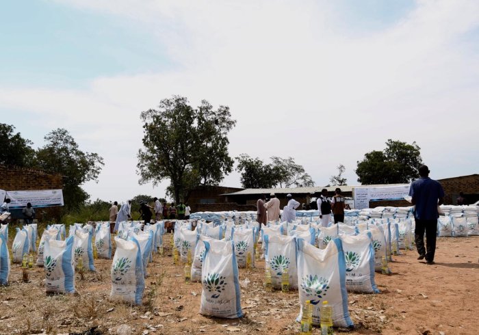 4- The Rabita's aid reaches 40 thousand refugees.