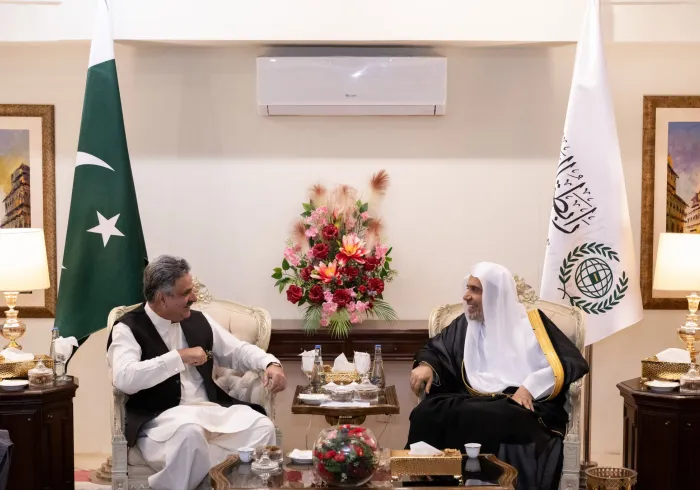 the Secretary General of the World Islamic League, President of the Organization of Muslim Scholars, Sheikh Mohammed Al-issa received M. Yahya Afridi, President of the Supreme Court
