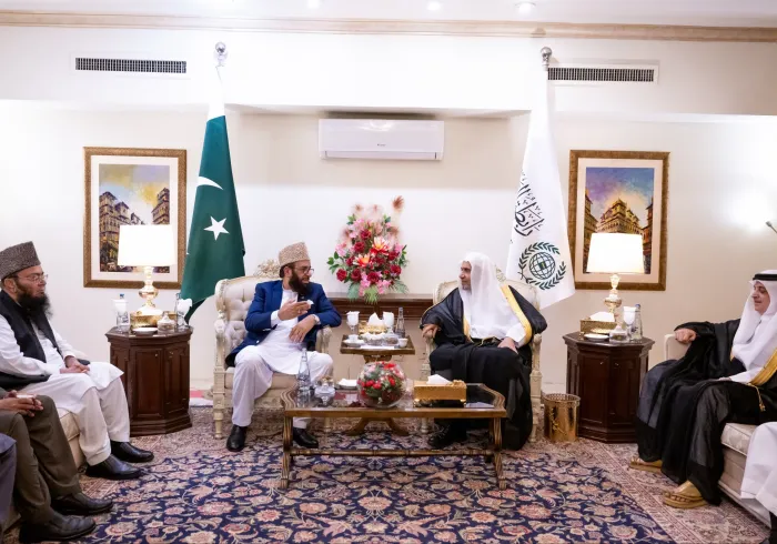 At his residence in Islamabad: H.E. Sheikh Dr. Mohammed Alissa , Secretary-General of the Muslim World League (MWL) and Chairman of the Organization of Muslim Scholars, received H.E. Mr. Sardar Muhammad Yousaf, Federal Minister for Religious Affairs and Interfaith Harmony. During the meeting, they discussed several topics of mutual interest.